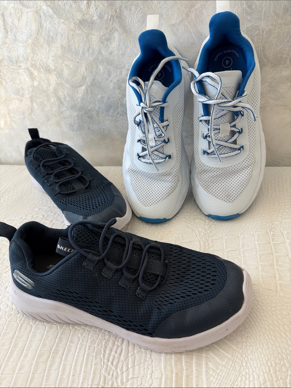 Skechers Kids Dual-Pair Sneakers in Blue and White/Blue, 2 pairs Size 4-4,5